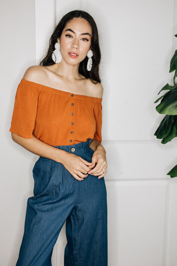 Ada - Off-the-Shoulder Top