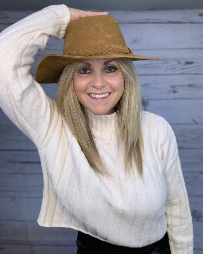 Vivian - Cream SOFT Cropped Sweater